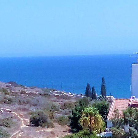 1 Bedroom Apartment With A Magnificent Sea View Limassol Kültér fotó